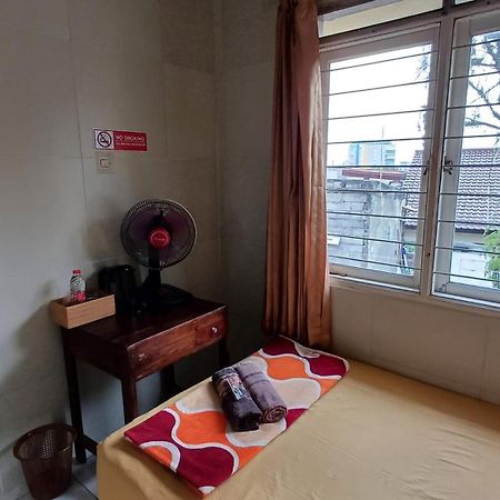 Hotel Kost Carmelia Syariah Baranangsiang Bogor Exteriér fotografie