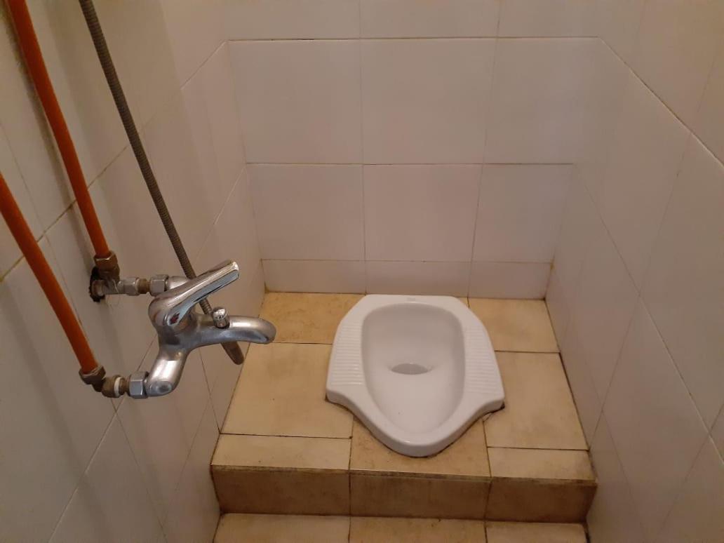 Hotel Kost Carmelia Syariah Baranangsiang Bogor Pokoj fotografie